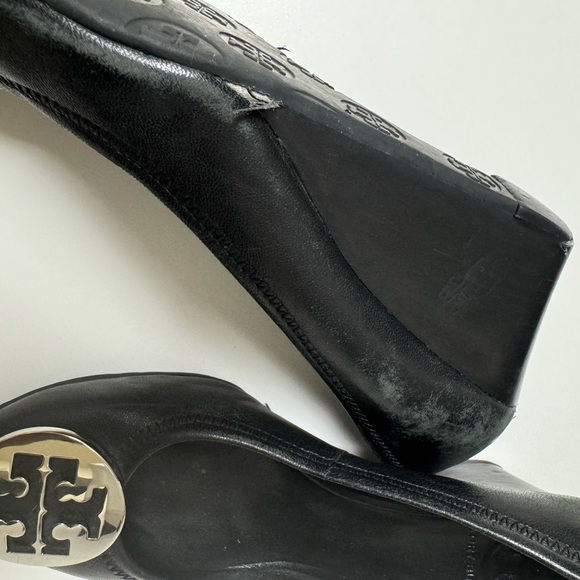 Tory Burch Black Leather Wedge - Picture 10 of 15